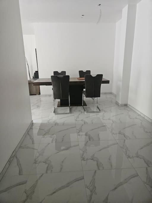 Apartment Refait A Neuf I #2 Sur 4 *